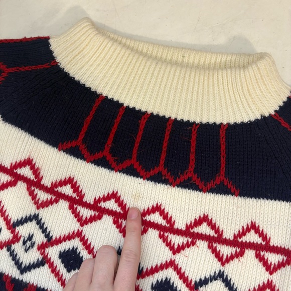 Vintage JCPenny Size Large Navy Blue White Red Fair Isle Knit Sweater Preppy - Picture 4 of 7
